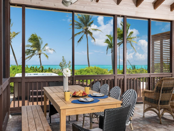 Turtle Cove Area villa with hot tub and private freshwater pool